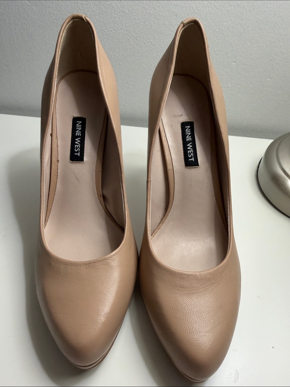 Nine West Beige Pointed-Toe Leather Pumps SZ 8M